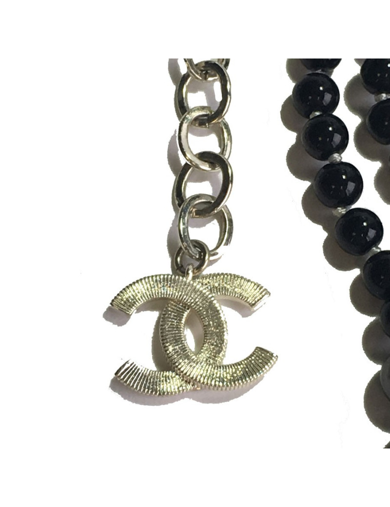 Collier 5 rangs CHANEL en perles nacrées beige, gris, anthracite et noir