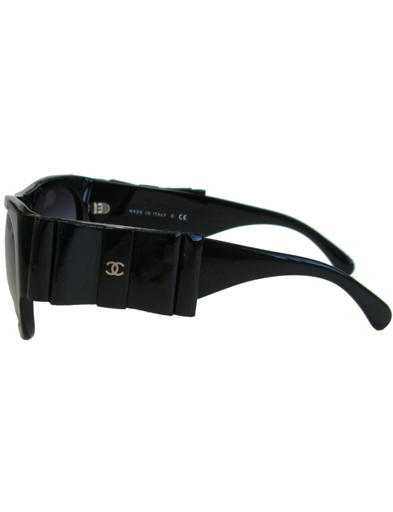 Lunettes de soleil CHANEL noires