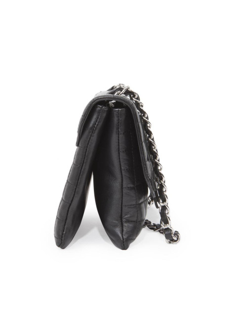 Wand CHANEL black quilted lambskin bag