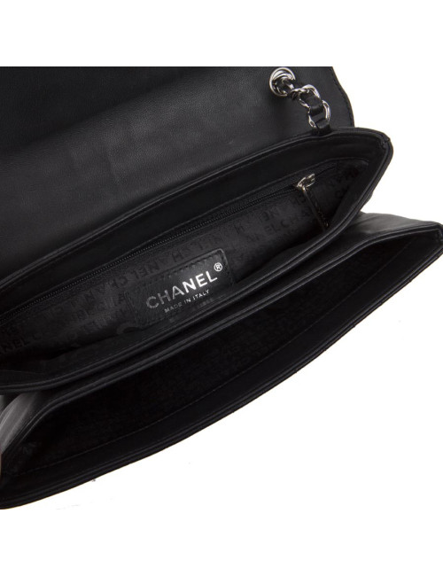 Wand CHANEL black quilted lambskin bag