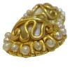 Boucles d'oreille clips CHANEL couture vintage en métal doré et perles nacrées