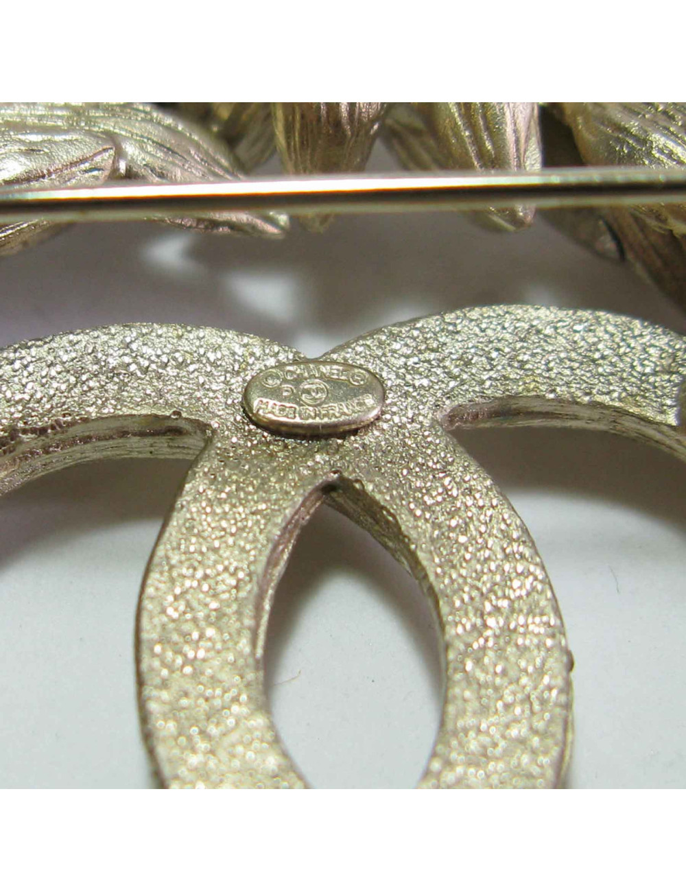 Broche CHANEL Epi de blé en métal doré or mat et strass