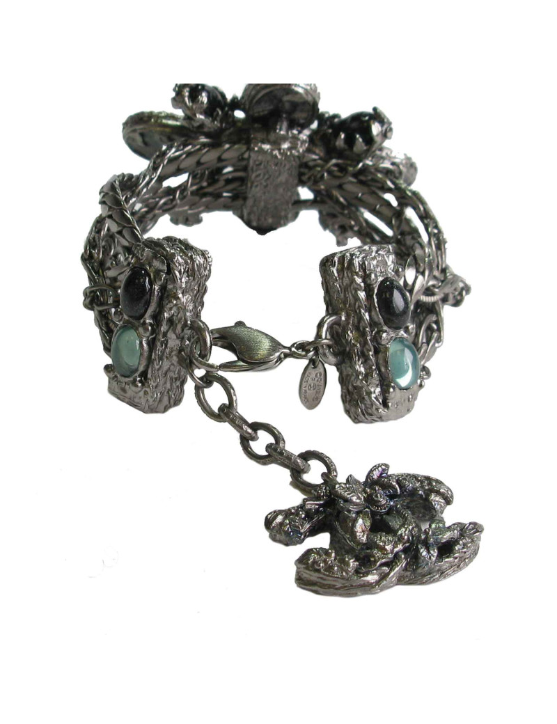 Bracelet CHANEL sur broche croix argent vieilli 