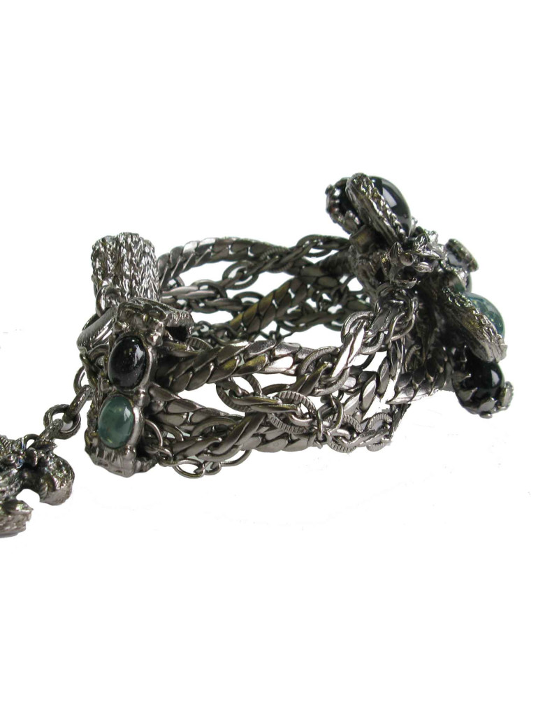 Bracelet CHANEL sur broche croix argent vieilli 