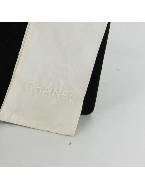 Gavroche CHANEL en soie couleur crème