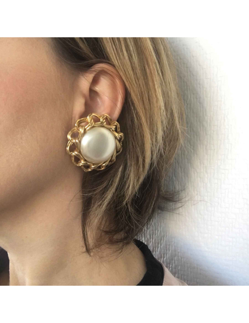 Boucles d'oreille clips perles nacrées et métal doré vintage