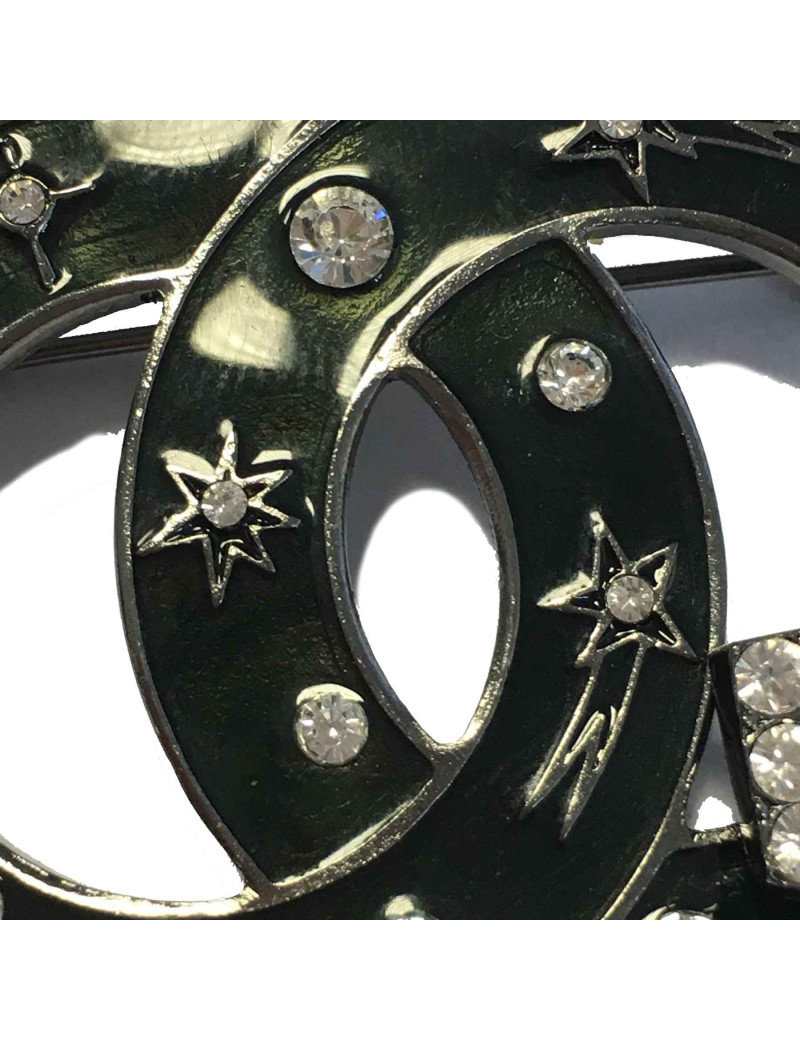 Broche CHANEL CC n° 5 émaillée noire