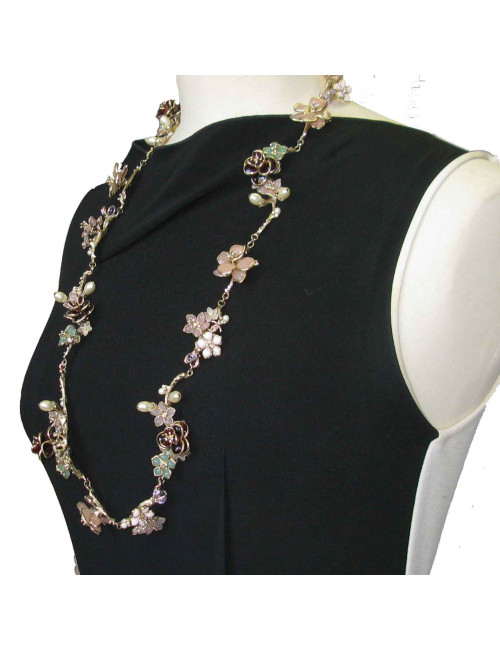 xxx Ceinture Couture CHANEL en métal doré or pâle, fleur en pâte de verre de couleur, perles nacrées et strass