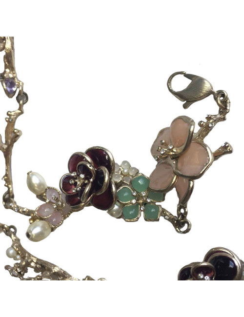 xxx Ceinture Couture CHANEL en métal doré or pâle, fleur en pâte de verre de couleur, perles nacrées et strass