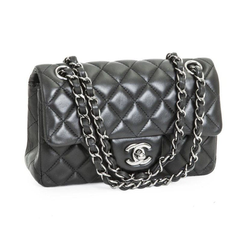 Timeless/classique leather crossbody bag Chanel White in Leather - 25250885