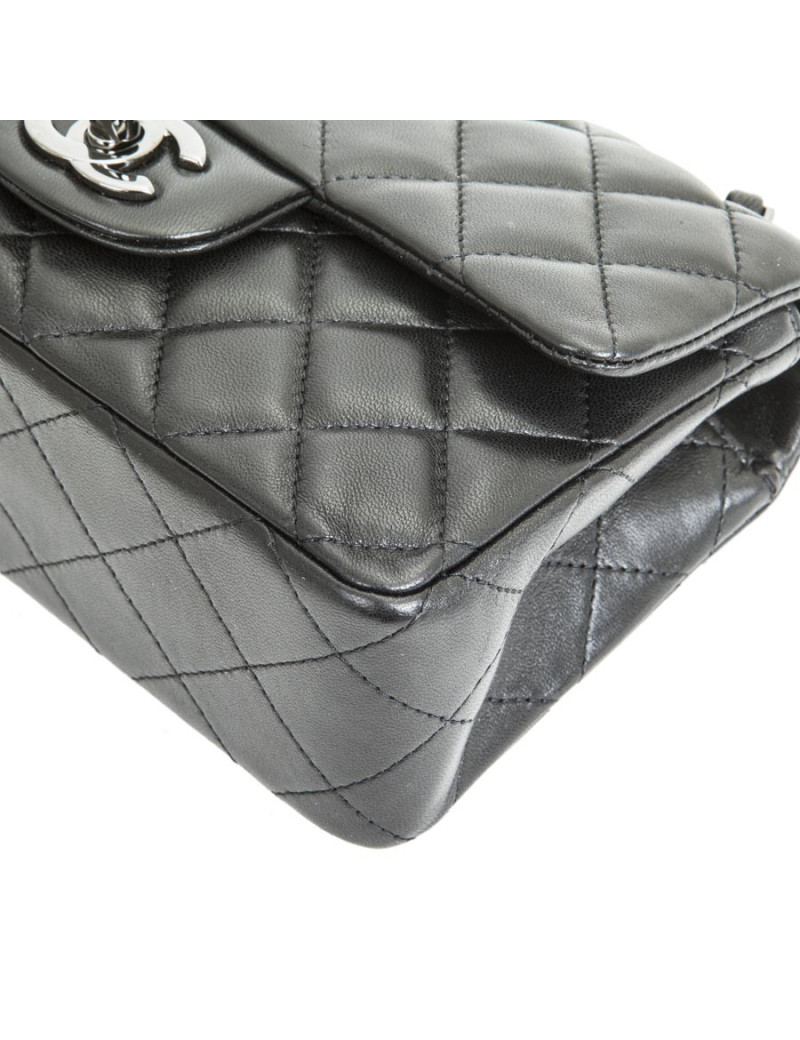 Mini sac CHANEL  cuir d'agneau lisse matelassé noir