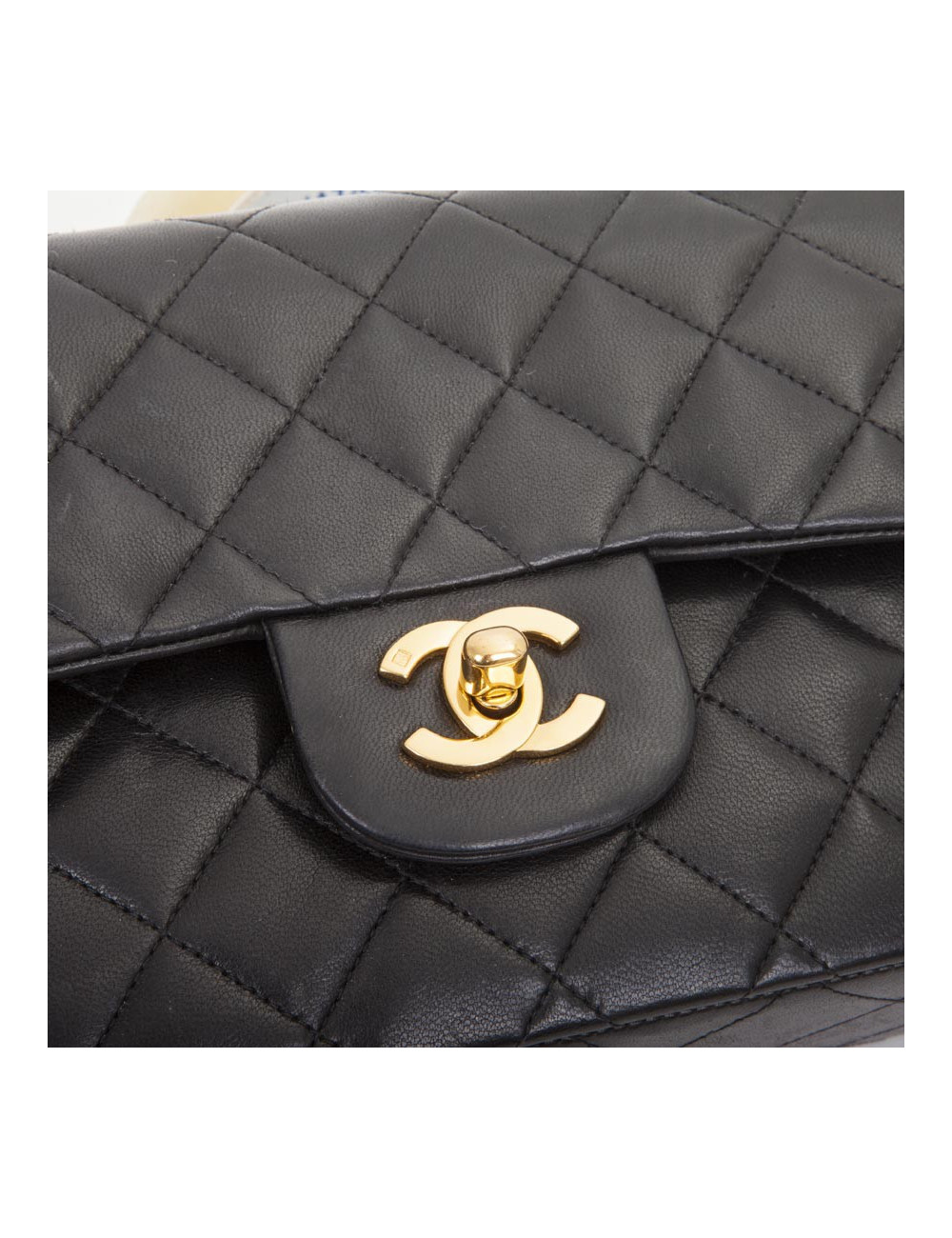 Sac Timeless CHANEL cuir d'agneau lisse matelassé noir