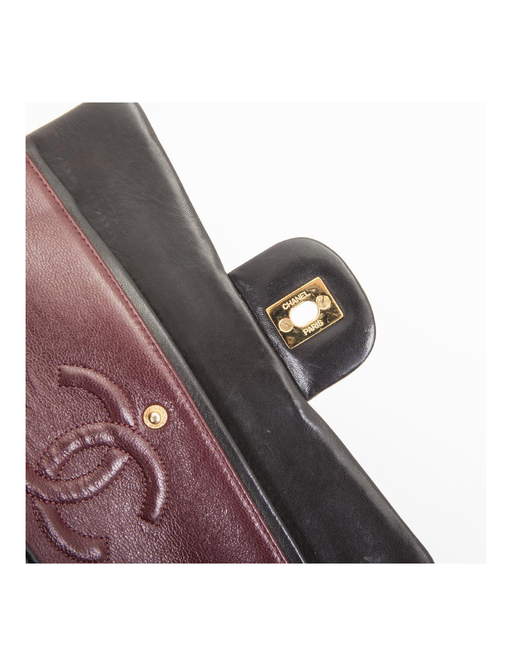 Sac Timeless CHANEL cuir d'agneau lisse matelassé noir