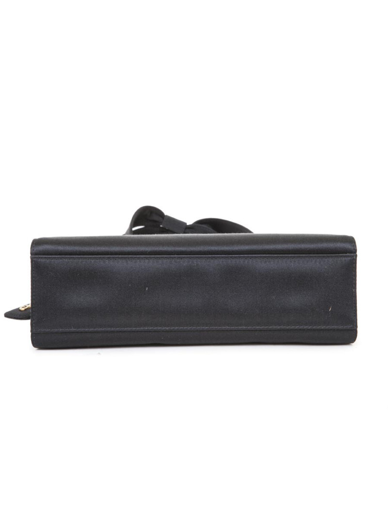 Sac Chanel en satin de soie noir