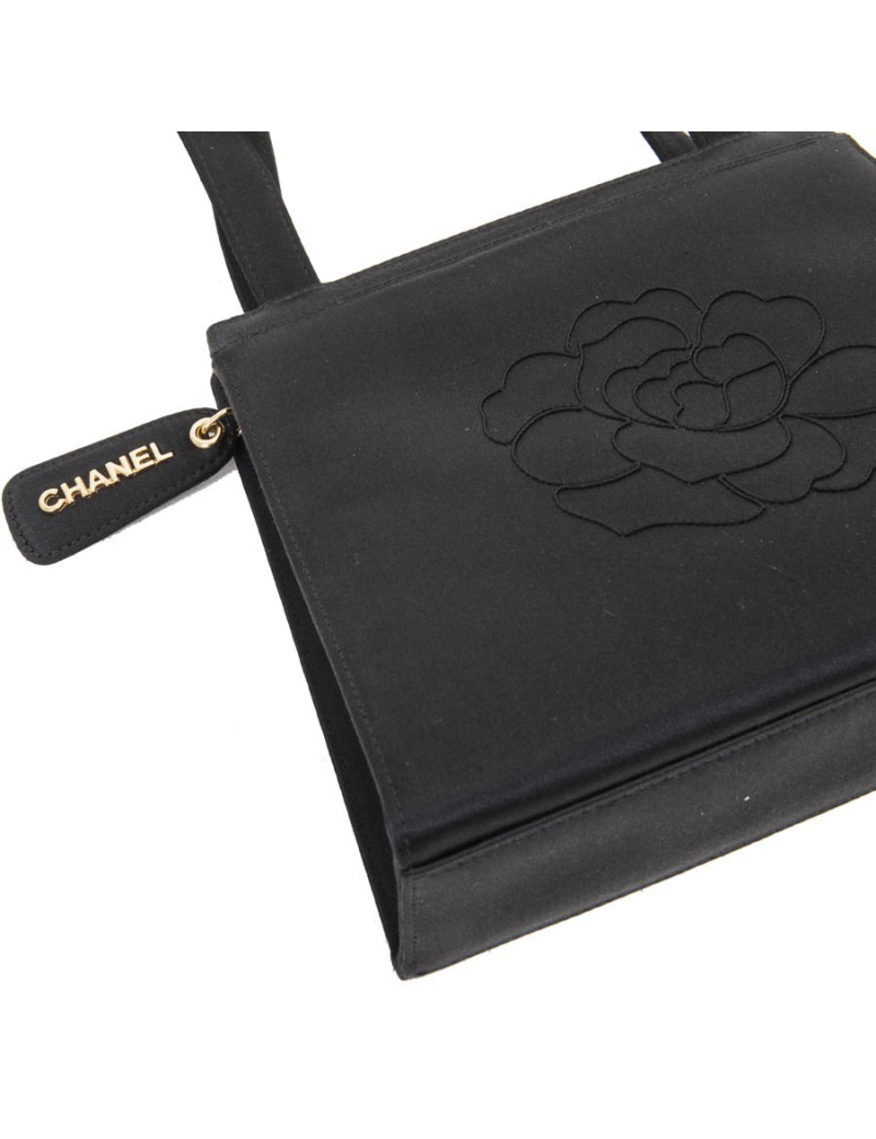 Sac Chanel en satin de soie noir