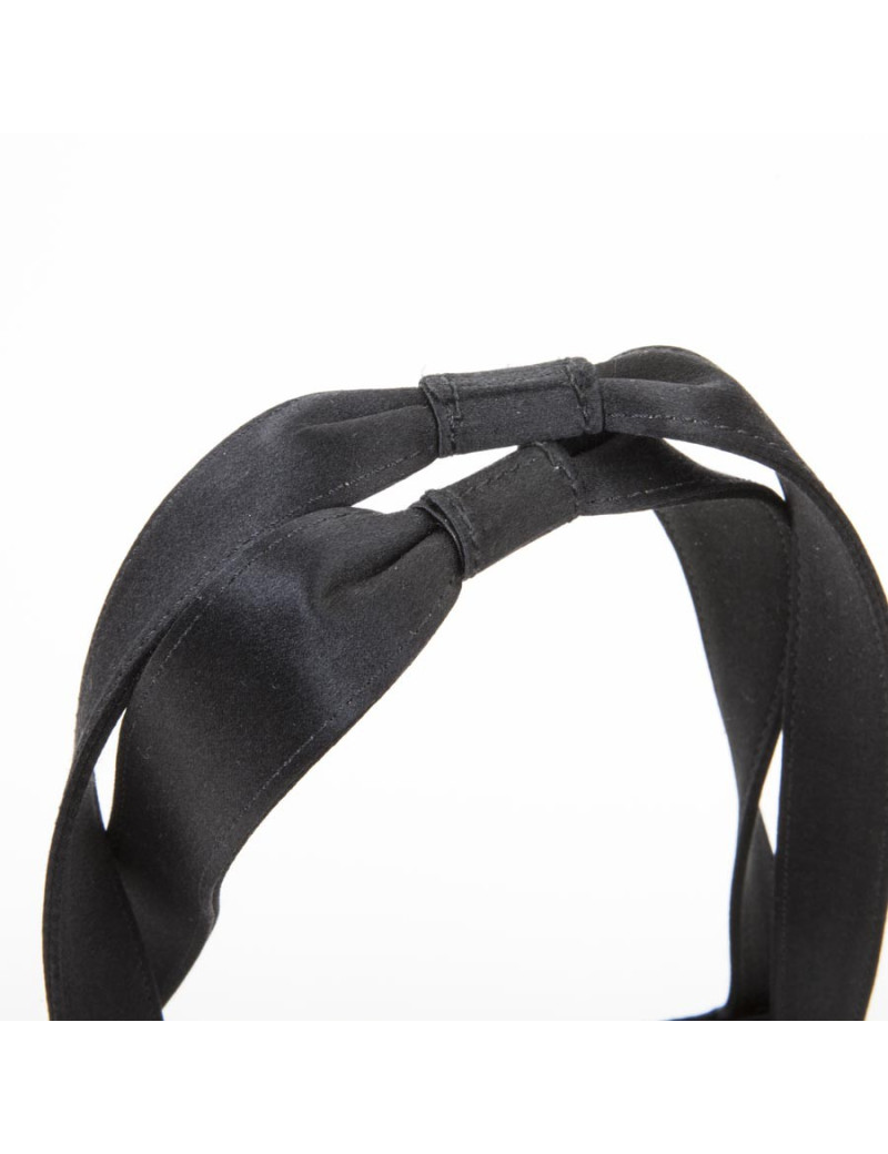 Sac Chanel en satin de soie noir