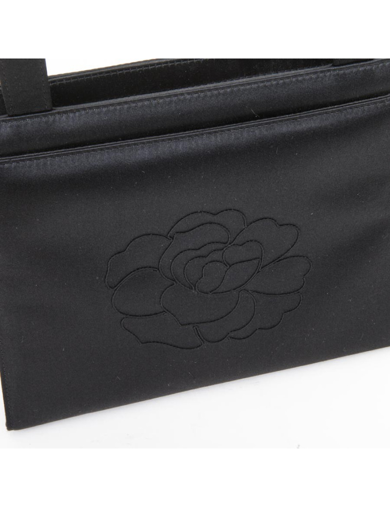 Sac Chanel en satin de soie noir