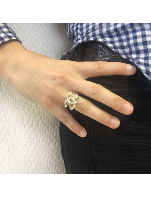 Bague CHANEL T52,5 motif chaine en métal doré 
