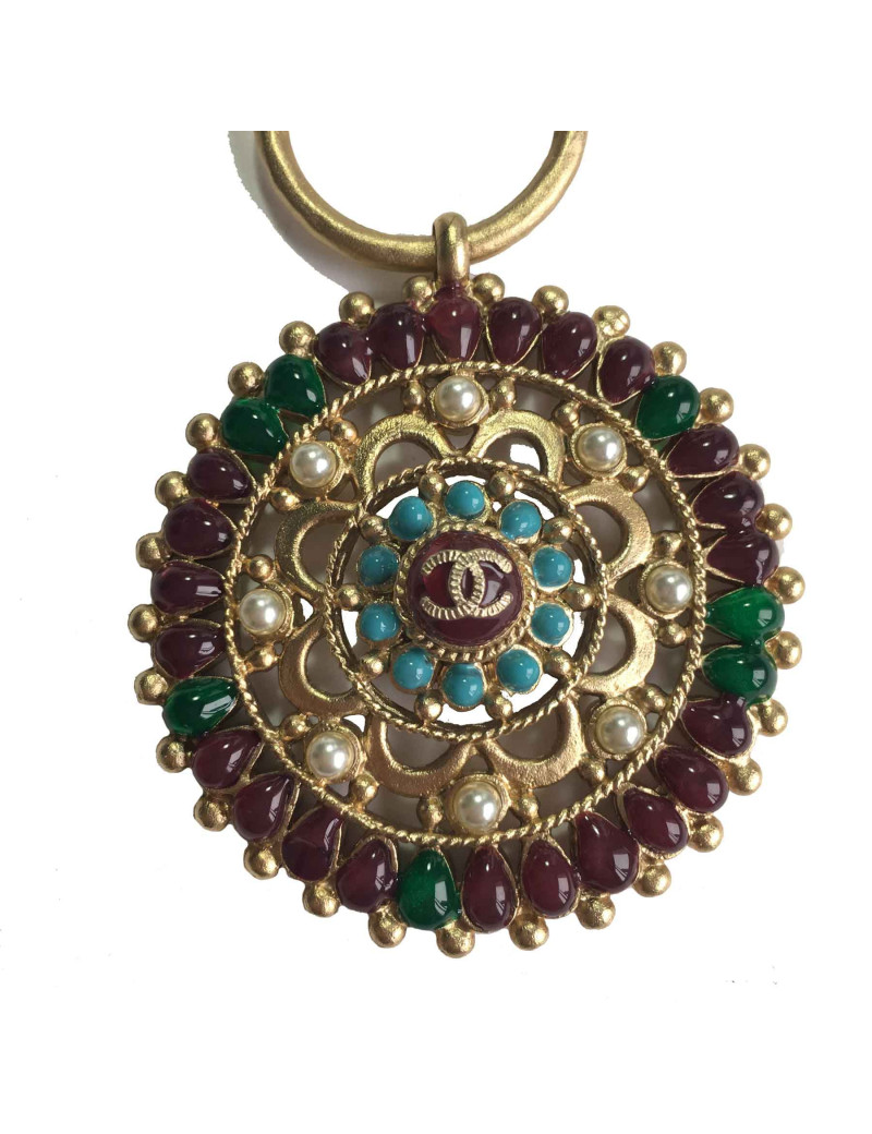 xxx Collier "Paris-Bombay" CHANEL en métal doré mat et pâte de verre de couleur