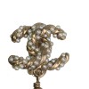 Boucles d'oreille clips CHANEL CC en perles nacrées et perle nacrée pendante