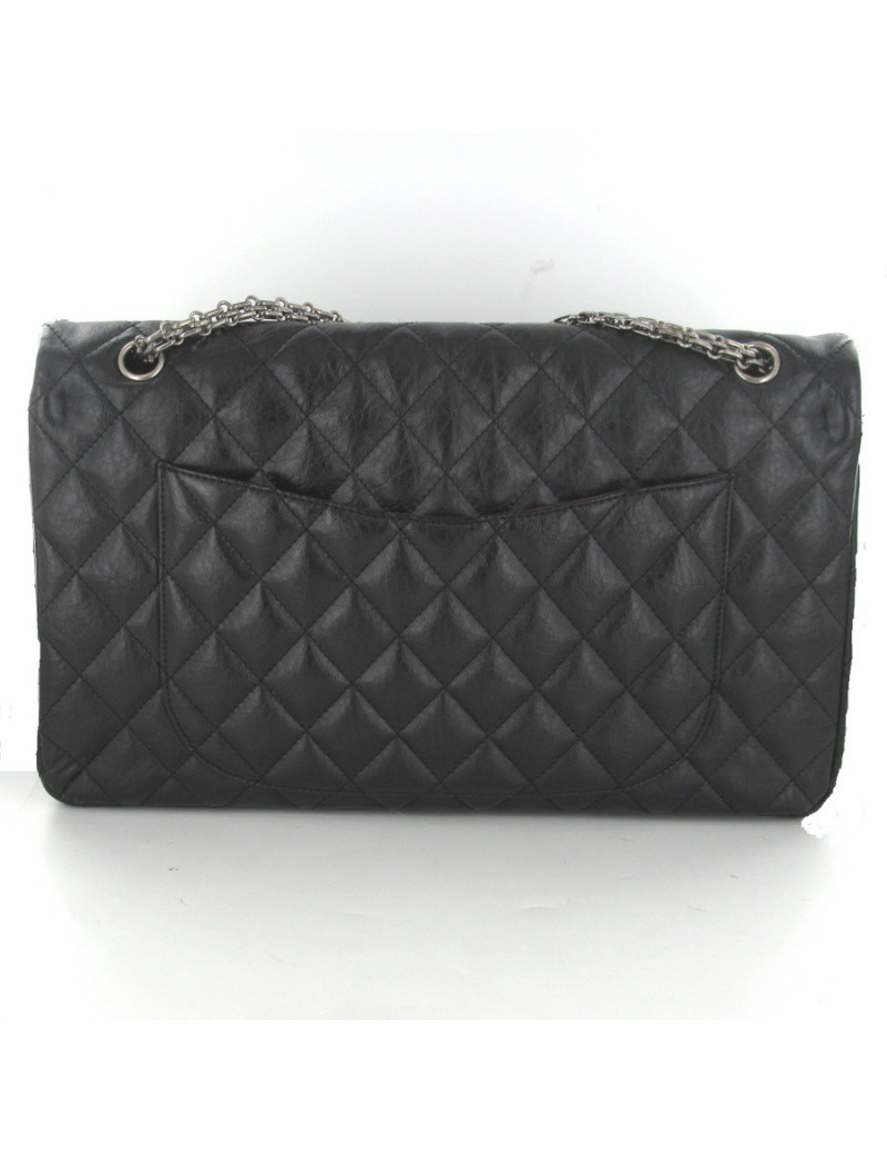 Maxi Jumbo CHANEL en cuir vieilli matelassé noir
