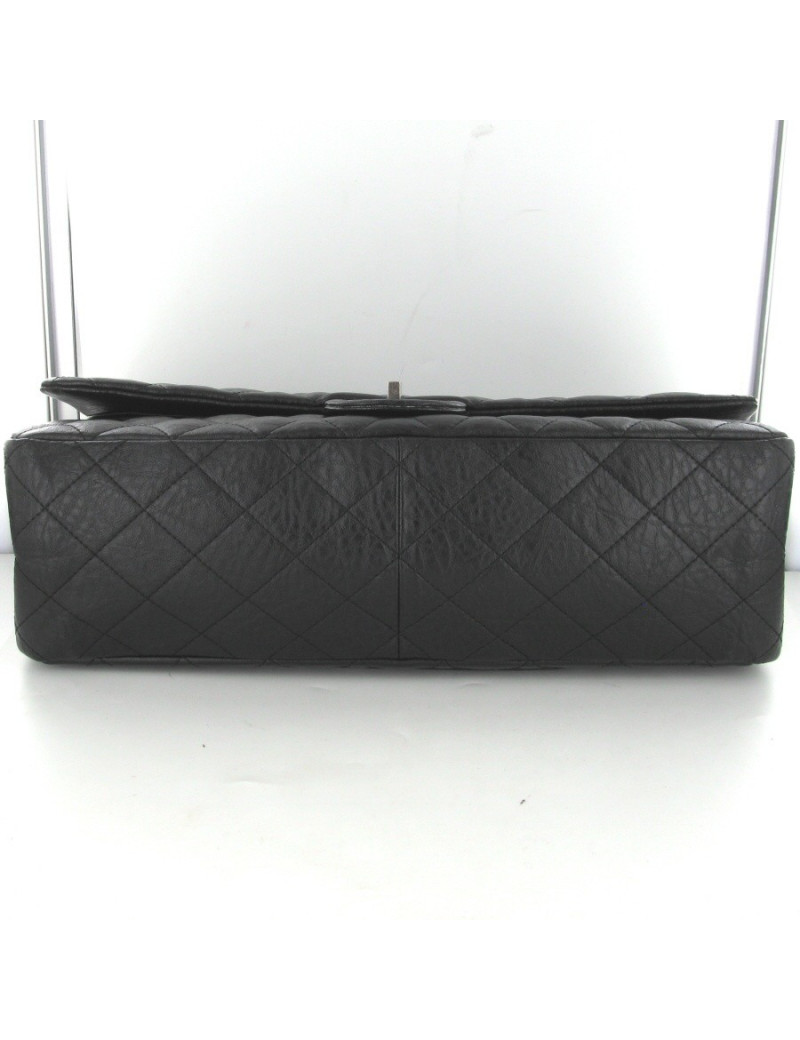 Maxi Jumbo CHANEL en cuir vieilli matelassé noir