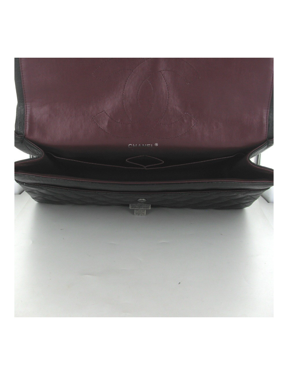 Maxi Jumbo CHANEL en cuir vieilli matelassé noir