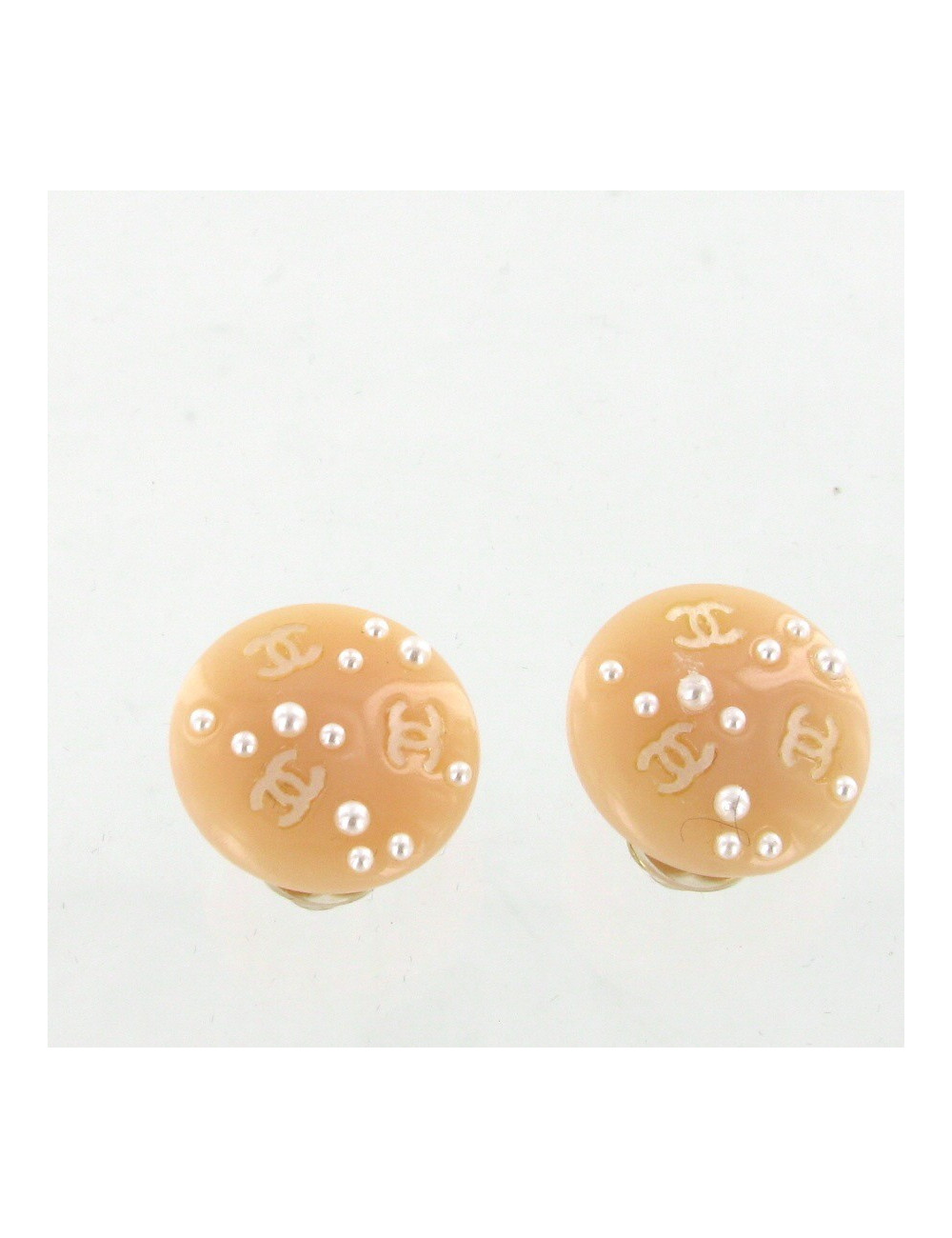 Clips oreilles CHANEL en résine rose pâle