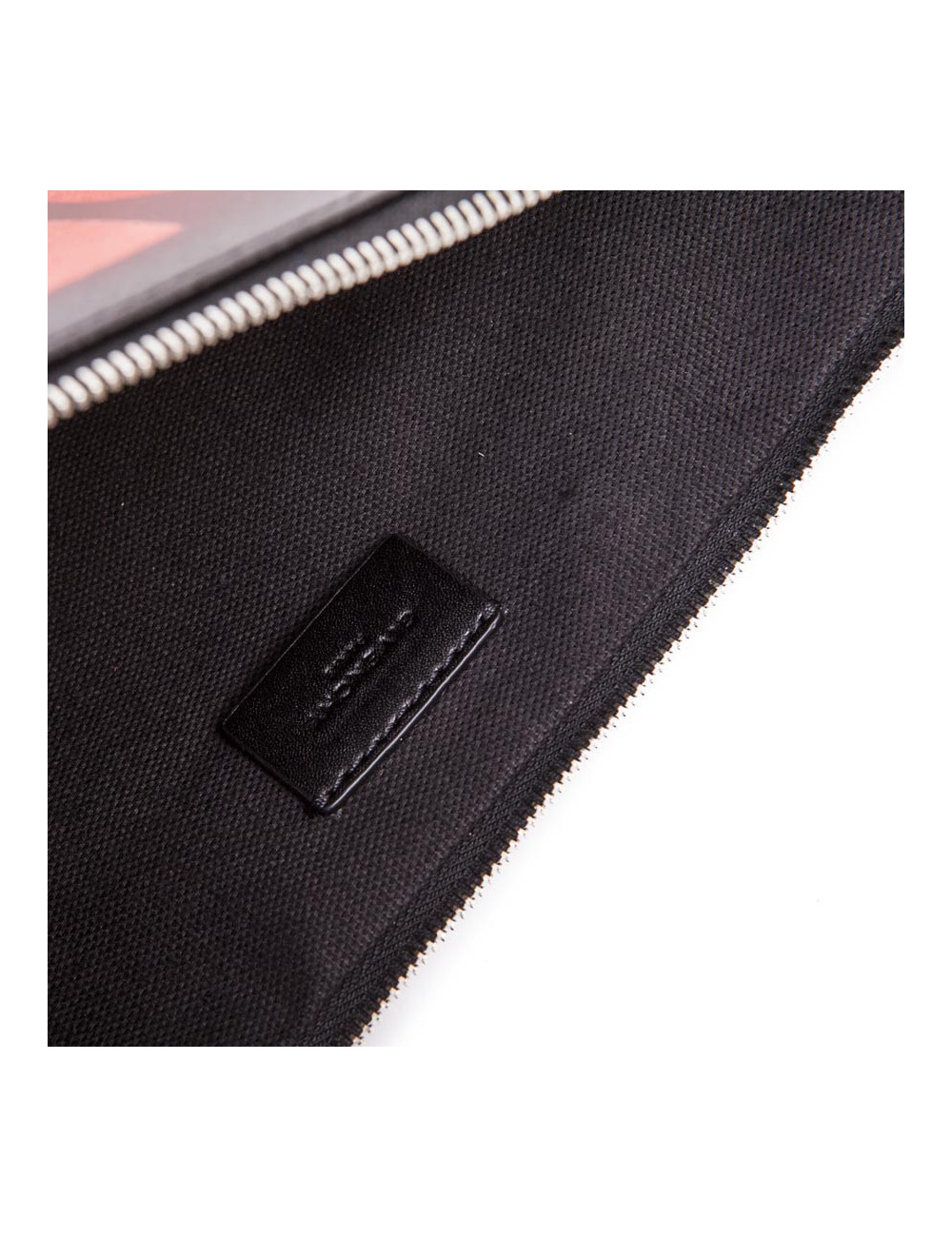 Pochette GIVENCHY "Love"