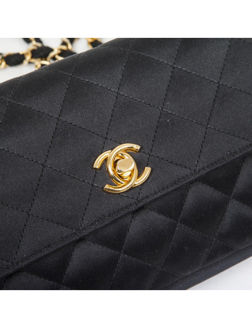 Mini sac du soir CHANEL en satin de soie matelassé noir