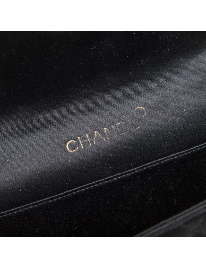 Mini ac du soir CHANEL en satin de soie matelassé noir
