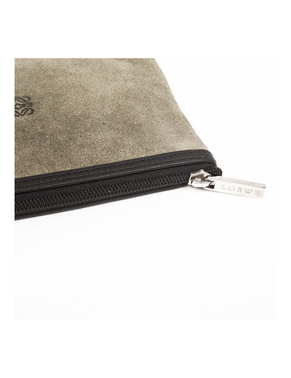 Pochette  zippée LOEWE en veau velours vert 