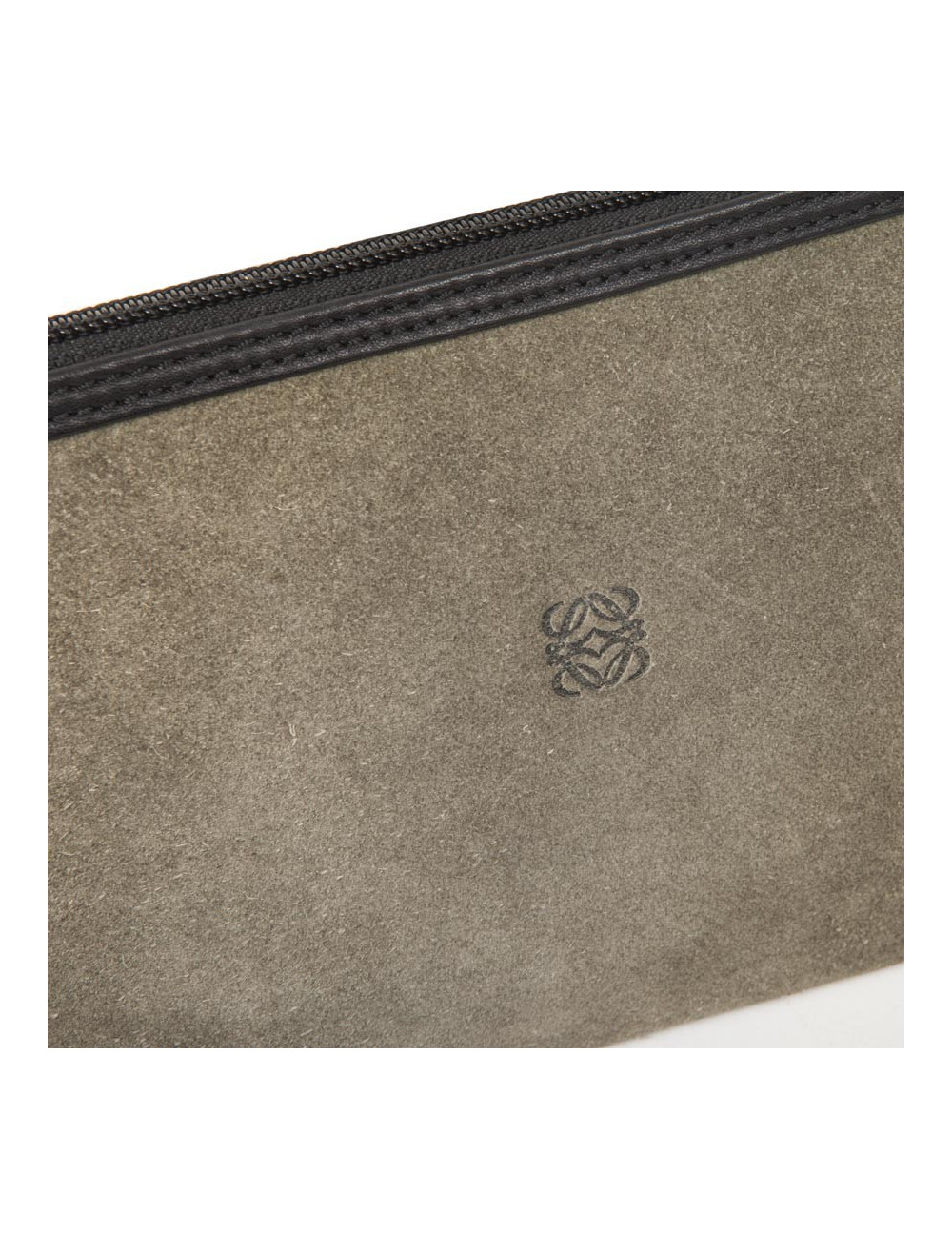 Pochette  zippée LOEWE en veau velours vert 