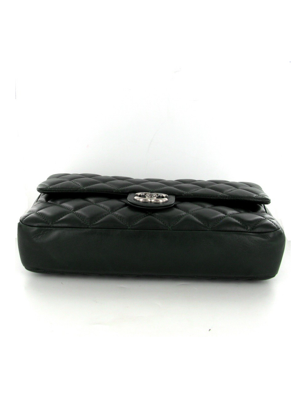 Sac CHANEL fermoir boy en cuir matelassé vert foncé