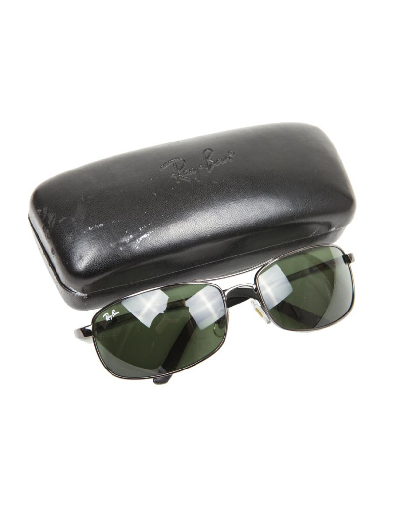 Lunettes de soleil RAY BAN en métal noir