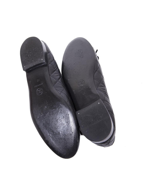 Ballérines CHANEL T 40 en cuir d'agneau noir matelassé