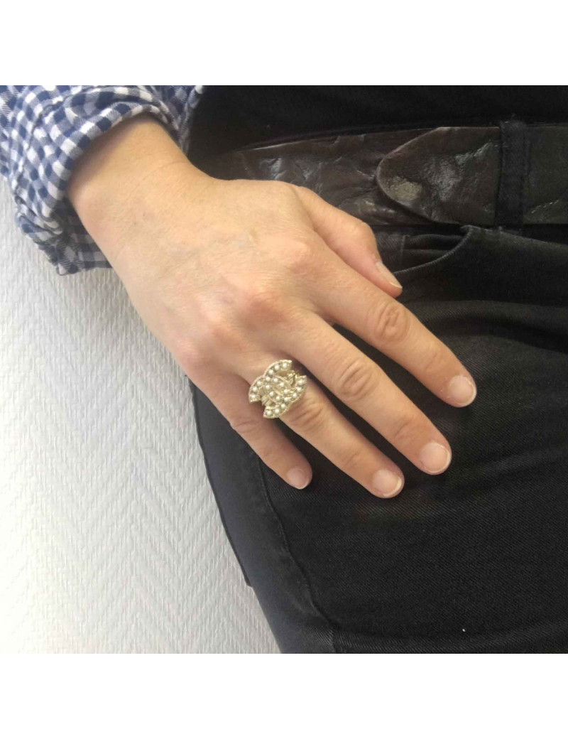 Bague CHANEL T50 CC perlée 