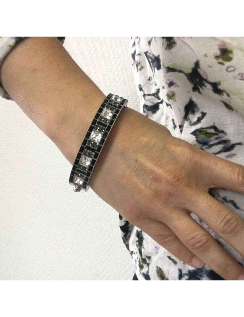 Bracelet CHANEL rigide strass  noirs et brillants