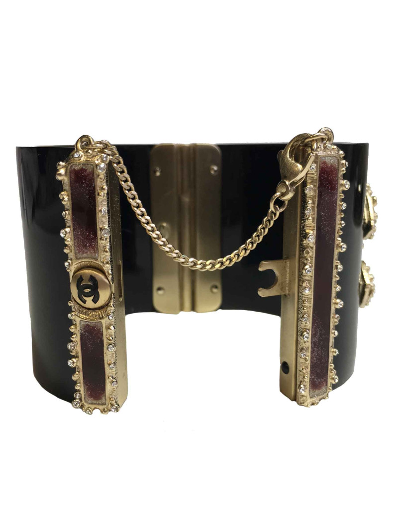 Manchette chanel noire CC métal doré et résine bordeaux