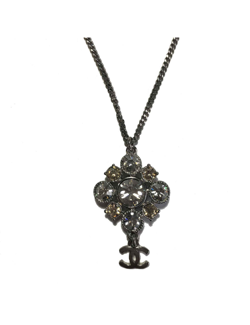 Collier CHANEL avec pendentif bijou strassé et cc