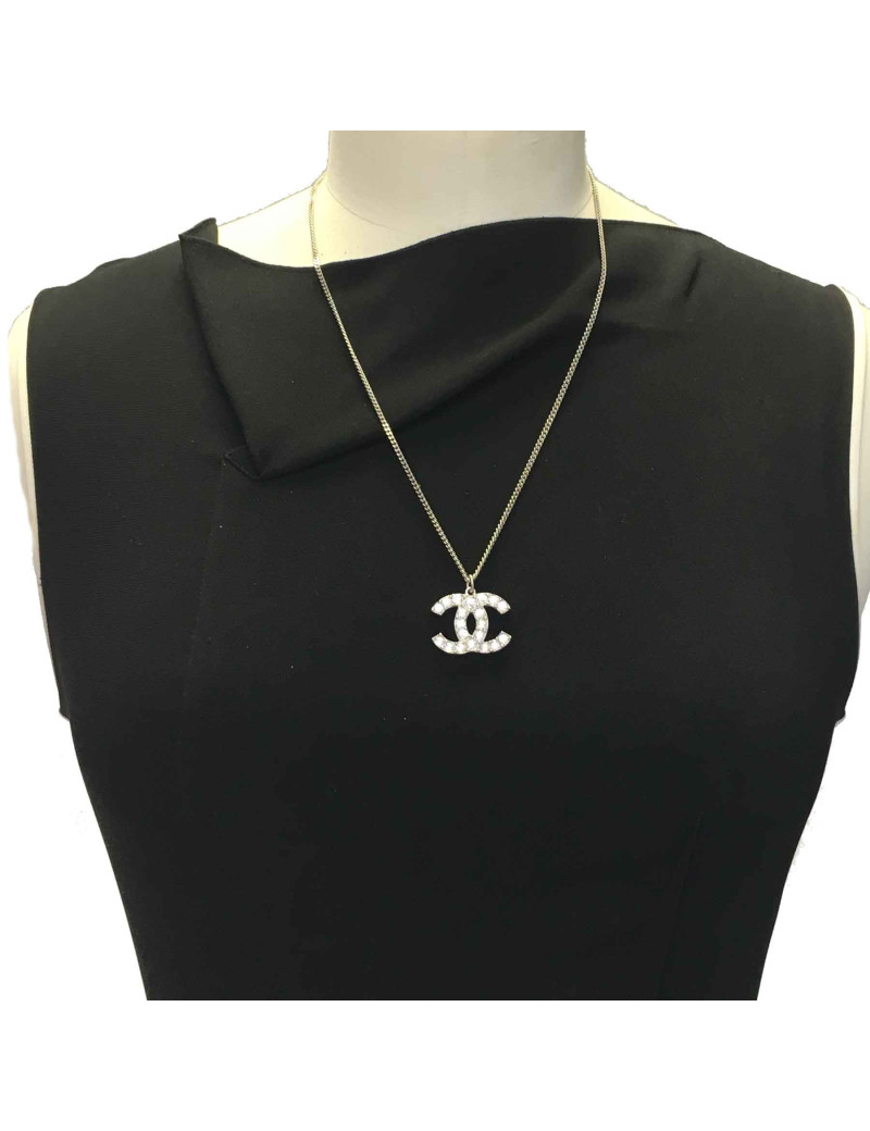 Collier CHANEL CC strass métal argenté