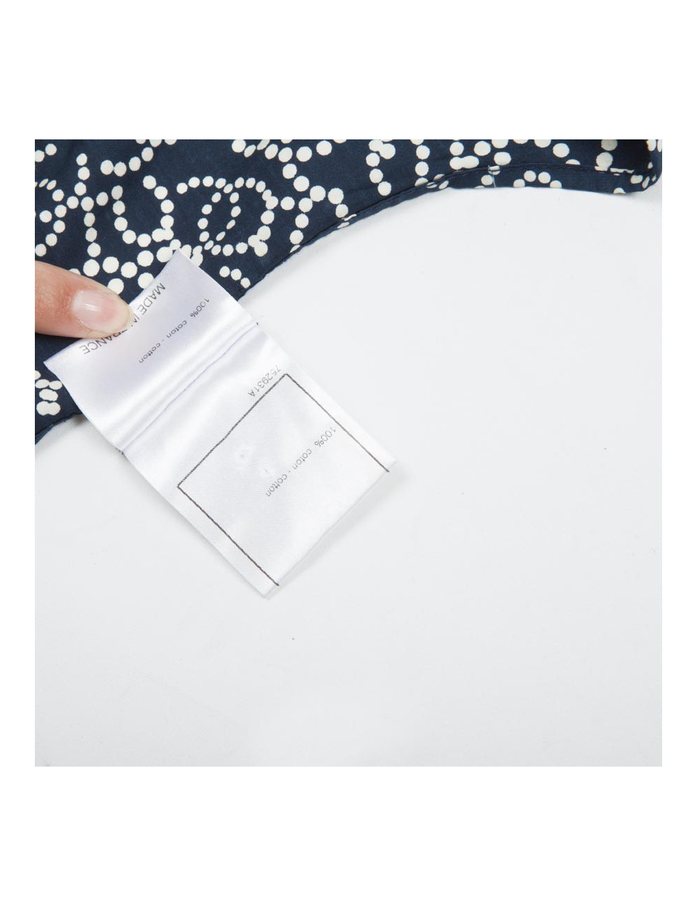 CHANEL T 40 sleeveless blouse in navy and white monogram cotton