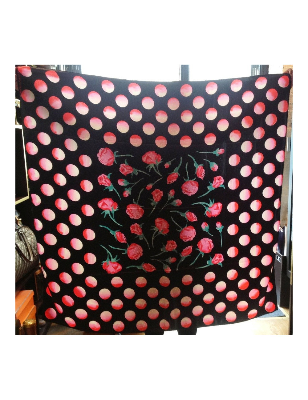 Foulard EMANUEL UNGARO PARALLELE en soie noire imprimée