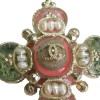 xxx Broche croix CHANEL surmontée d'une carapace d'escargot en métal doré, strass, perles nacrées