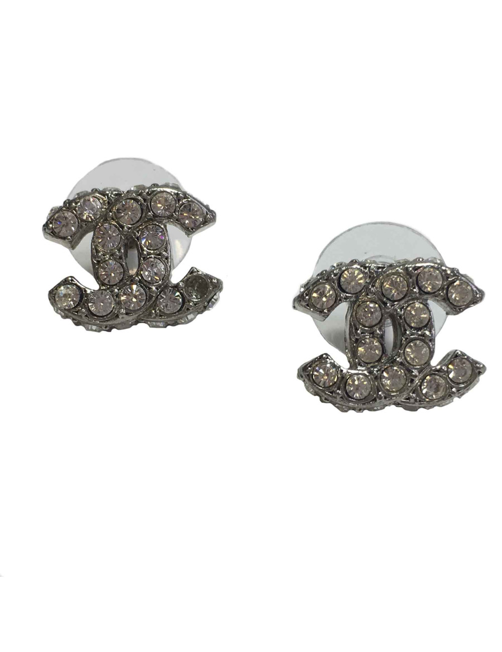 Boucles d'oreilles clous CHANEL CC en métal argenté et strass