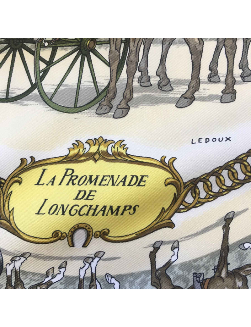 Carré HERMES "La promenade de Longchamps" en soie rose