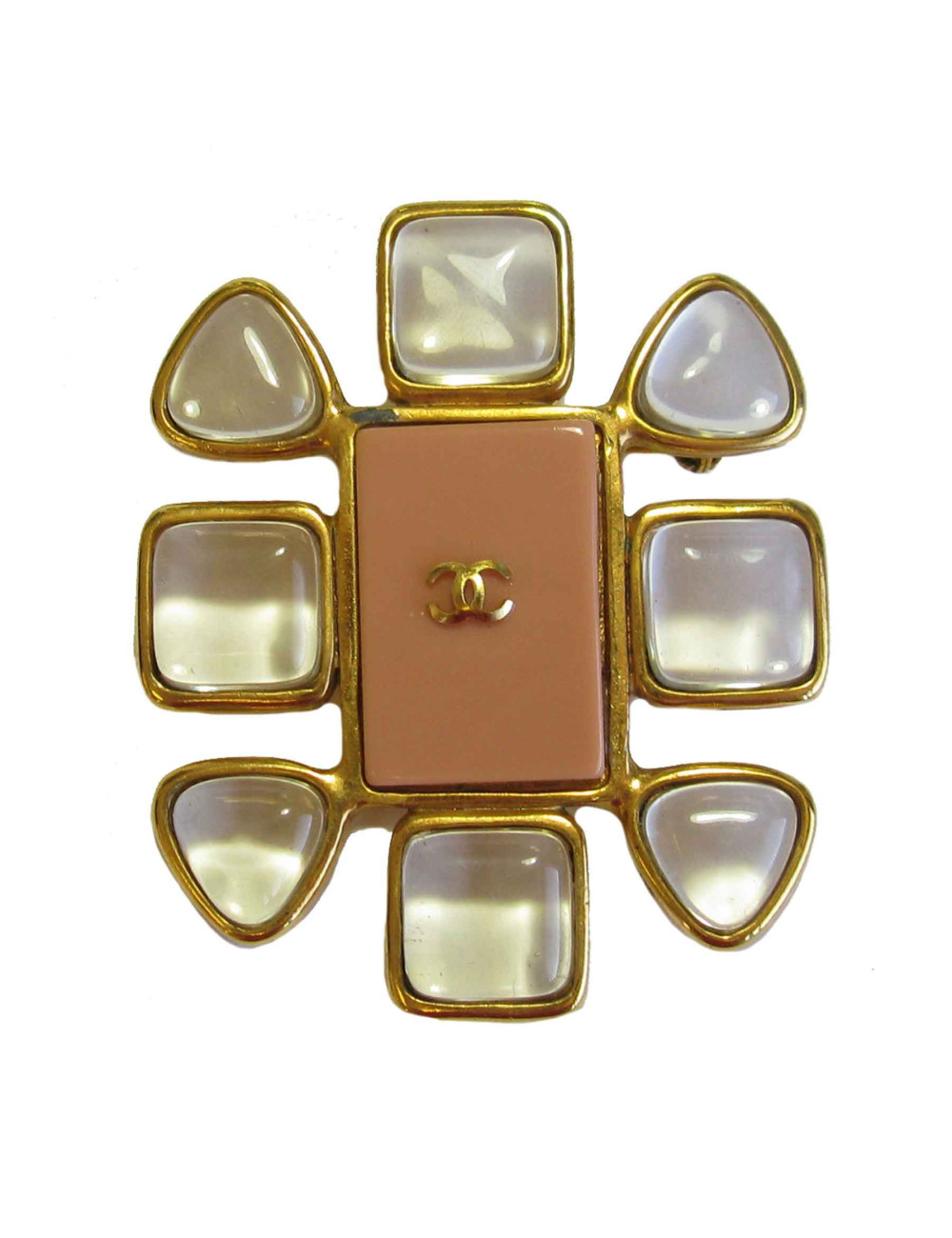 Broche CHANEL en métal doré, pâte de verre transparente et résine saumon