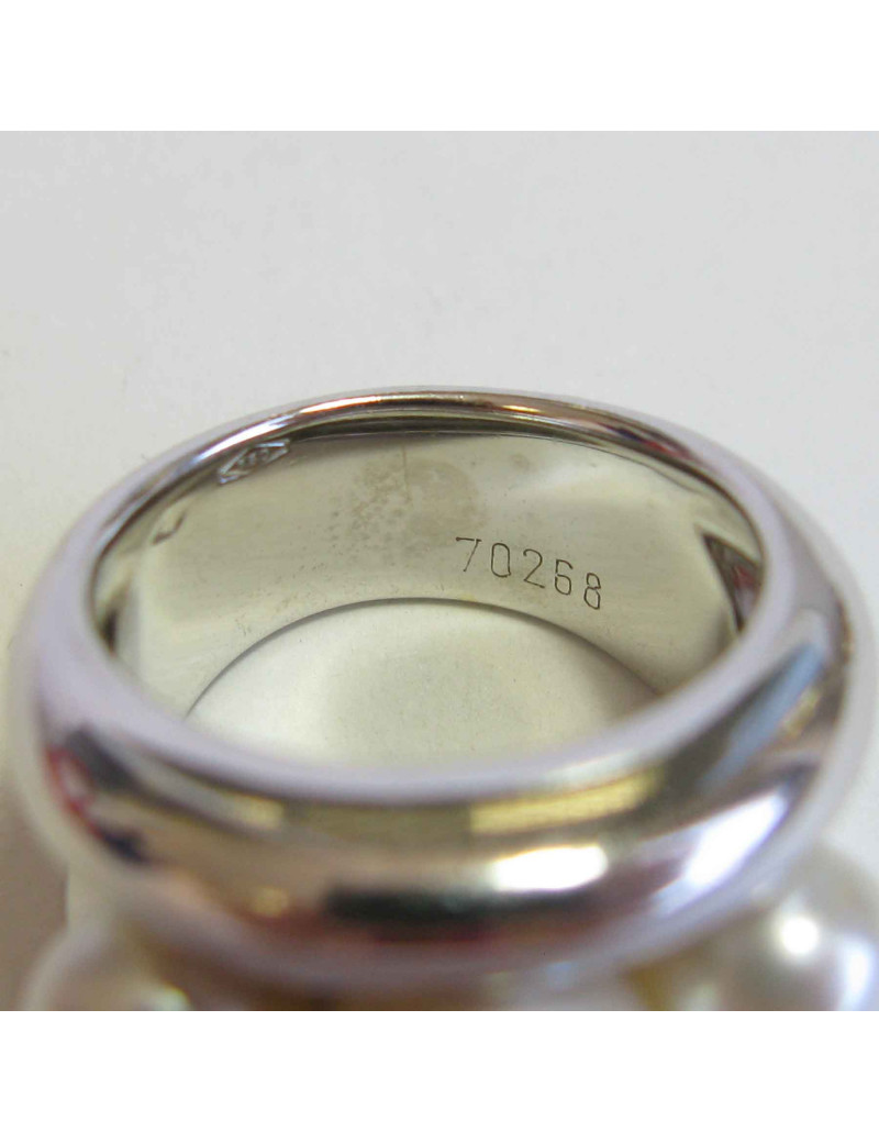 Bague "Fidji" POIRAY en or blanc et perles T53