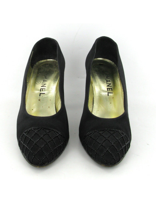 Escarpins CHANEL T38  vintage en satin noir et bout perlé