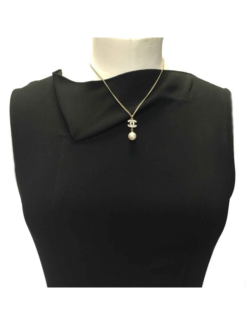 Collier CHANEL CC strass, perle nacrée et métal doré